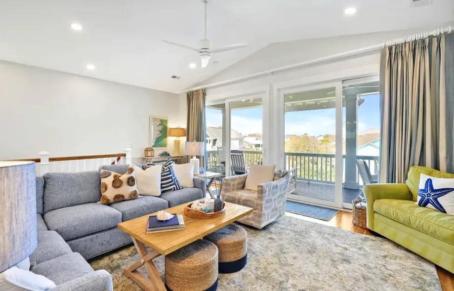 Breezes at SeaView 209