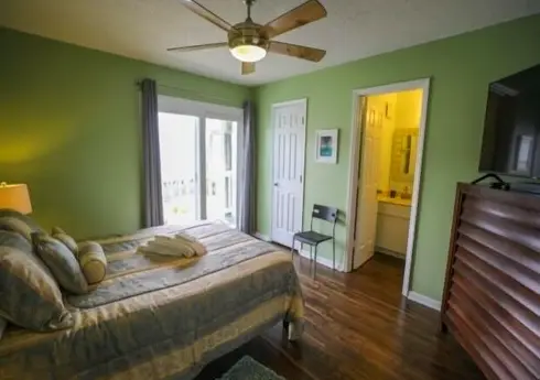 Island North 4A - Incredible ocean views, quiet and relaxing, located near Freeman Park by RedAwning