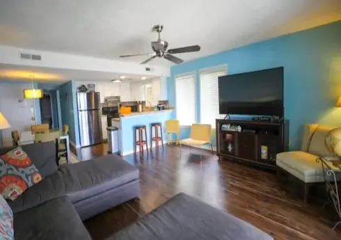 Island North 4A - Incredible ocean views, quiet and relaxing, located near Freeman Park by RedAwning