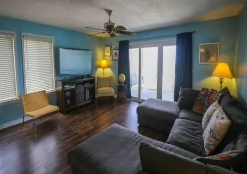 Island North 4A - Incredible ocean views, quiet and relaxing, located near Freeman Park by RedAwning