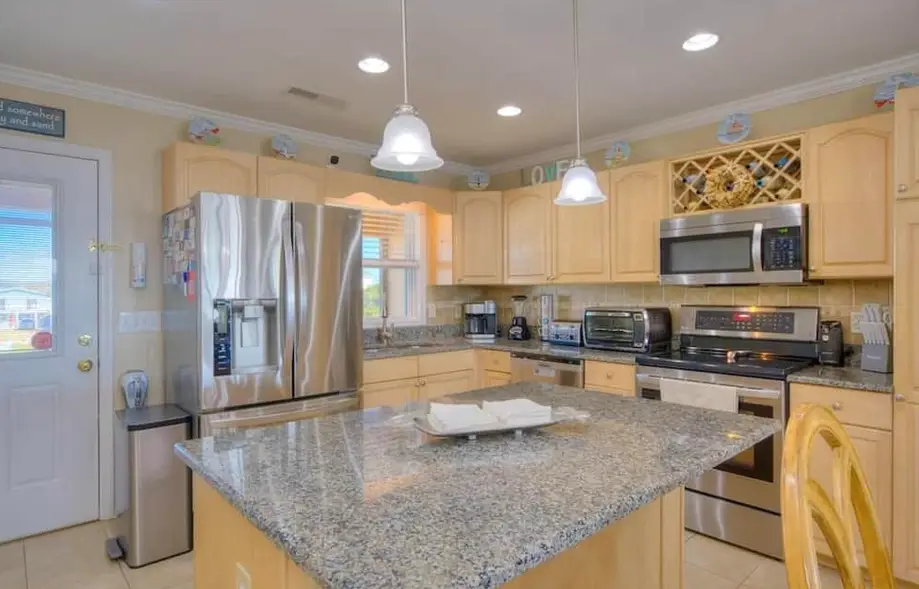 4BR/3BA Home - 2nd Row, Ocean Views, Ste...
