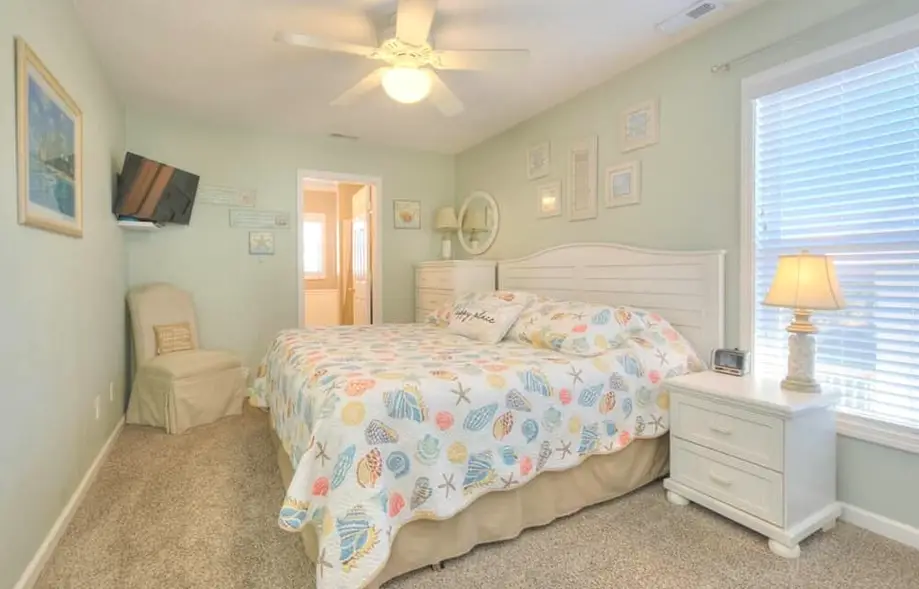 4BR/3BA Home - 2nd Row, Ocean Views, Steps to Beach, Pool w/ Heating, Sleeps 10
