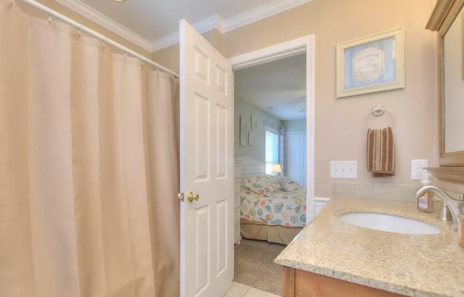 4BR/3BA Home - 2nd Row, Ocean Views, Steps to Beach, Pool w/ Heating, Sleeps 10