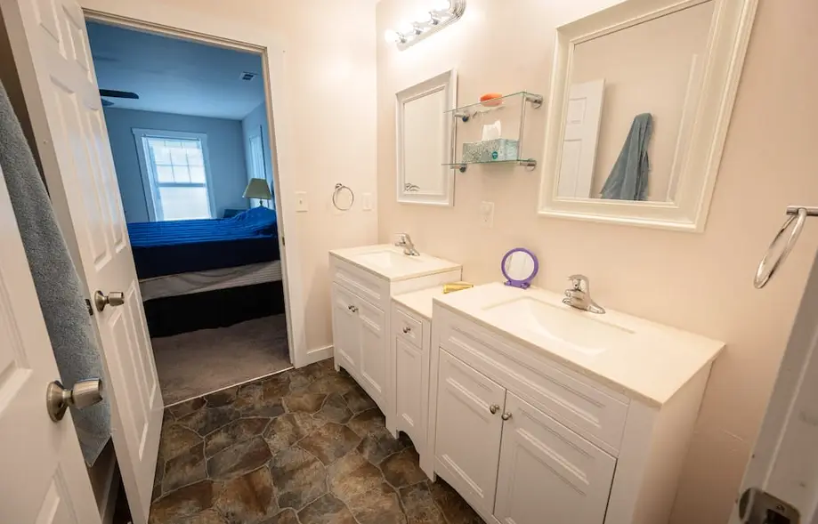 Spacious Downtown Retreat - Close to Everything!